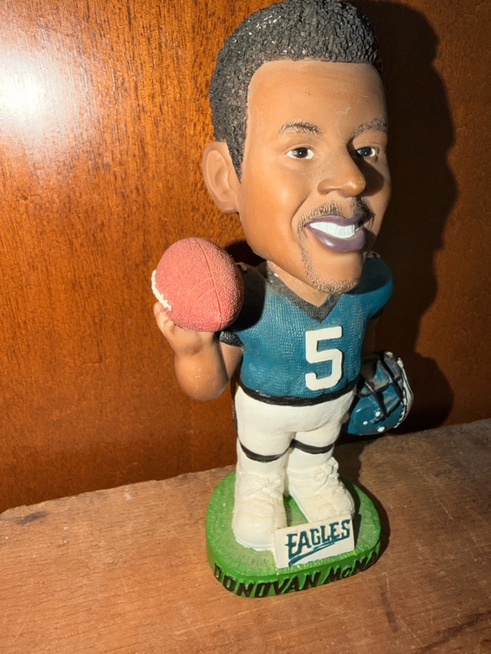 Philadelphia Eagles Donovan McNabb Bobblehead NFL Quarterback Statue - Picture 4 of 10